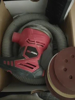 Lijadora AREWTEC con manguera y discos