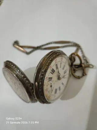 Orologio da tasca antico con catena