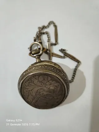 Orologio da tasca antico con catena