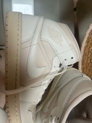 Tenis Nike Jordan Beige/Blanco