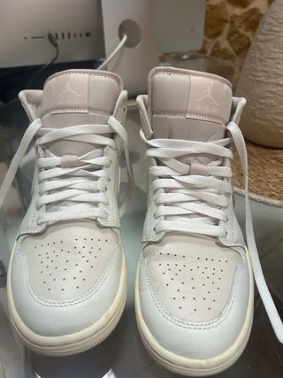 Tenis Nike Jordan Beige/Blanco