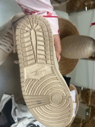 Tenis Nike Jordan Beige/Blanco