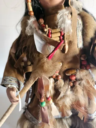 Muñeca de porcelana nativa americana