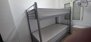 Litera poco uso con colchones.! Muy buen estado.!