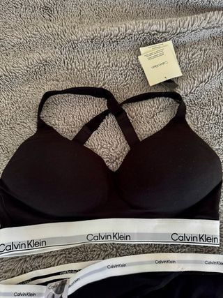Conjunto Calvin Klein Sujetador L y Tanga Talla M