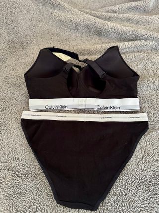 Conjunto Calvin Klein Sujetador L y Tanga Talla M