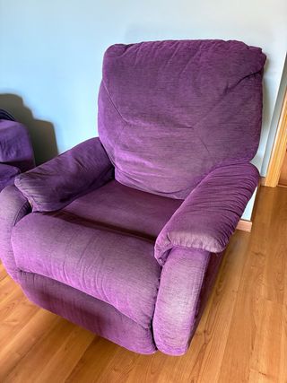 Sofá y sillón relax morado 75€ todo