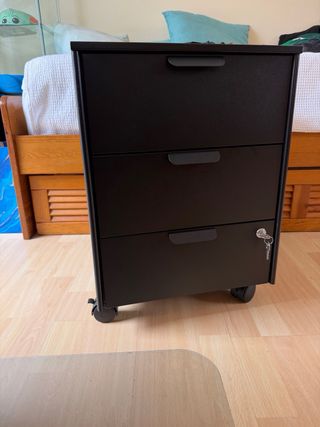 Cajonera JYSK Negra con Ruedas y Llave