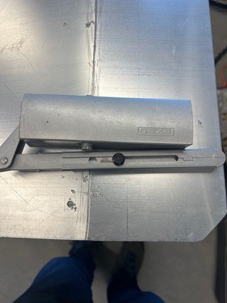 Freno de puerta GEZE