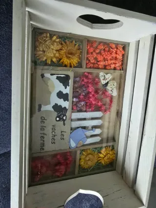 2 Bandejas de madera decoradas