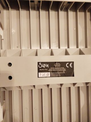 Troqueladora Sizzix Big Shot Plus y accesorios