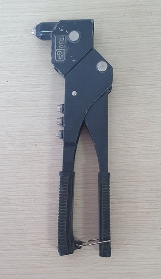 Carro de herramientas azul con ruedas