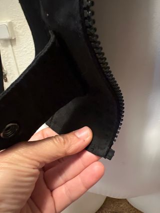 Chaqueta negra estilo militar