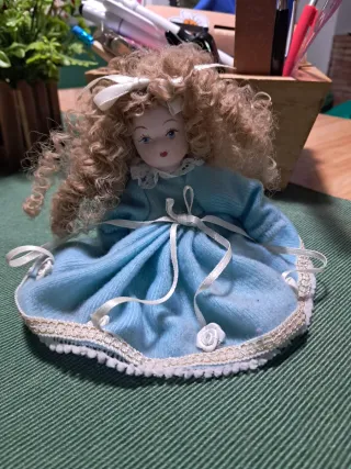 Bambola porcellana vestito azzurro