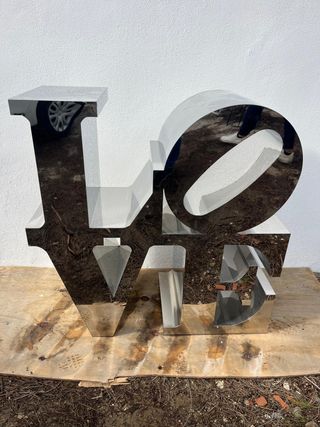 Escultura Decorativa LOVE Metal