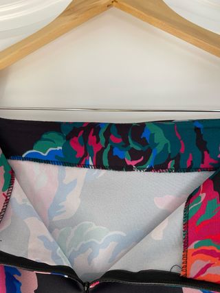 Falda floral negra talla L