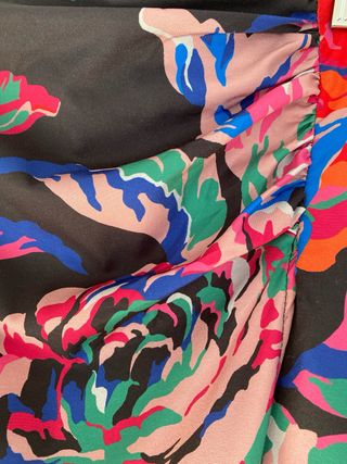 Falda floral negra talla L