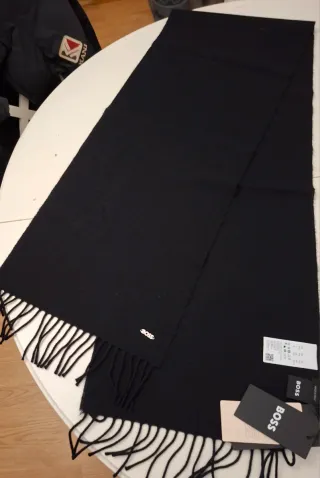 Bufanda BOSS Negra Nueva hombre/mujer lana 100%