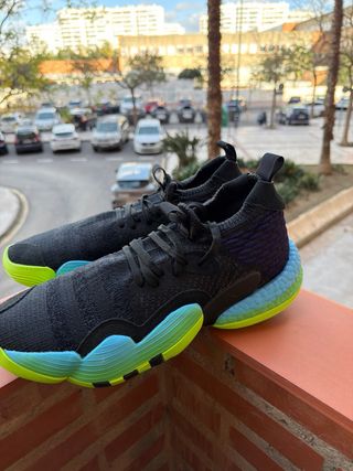 Adidas Trae Young 2.0