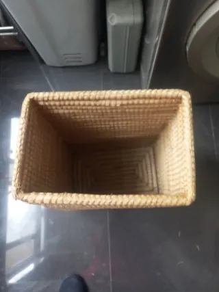 Cesto para la colada de mimbre