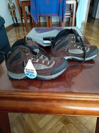 Botas de montaña Hi-Tec nuevas sin estrenar