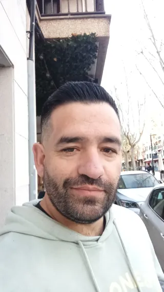 Busco trabajo de friega platos   tiempo parcial