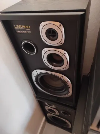 Equipo de música Philips con 2 altavoces