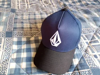 Gorra Volcom Azul y Negra