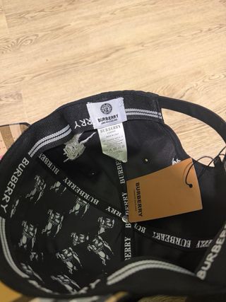 Gorra Burberry Negra
