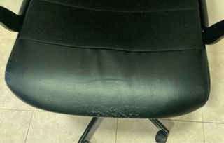 Silla de oficina ergonómica negra