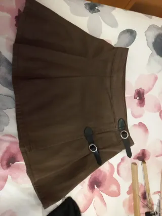 Minifalda marrón Stradivarius