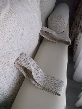 Cojines decorativos de tela beige marca rustika