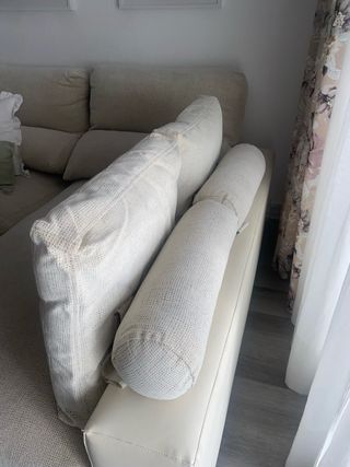 Cojines decorativos de tela beige marca rustika