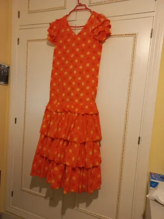 Traje de flamenca naranja con lunares