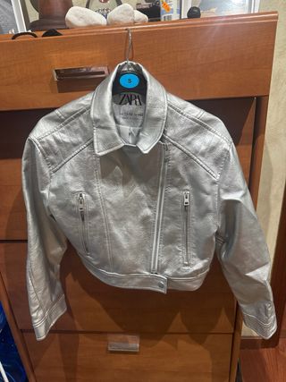 Chaqueta Polipiel Plateada Zara Talla S