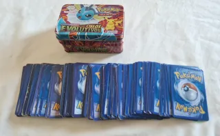 Lote 638 cartas Pokémon y caja metal