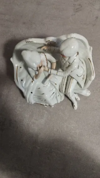 Statuina Capodimonte Coppia Romantica