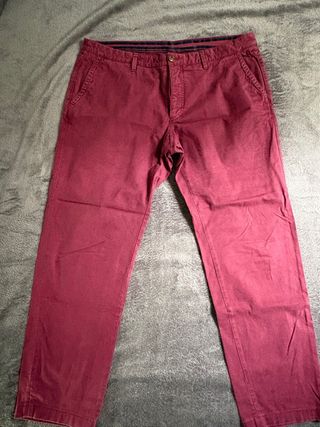Pantalón Chino Burdeos Massimo Dutti