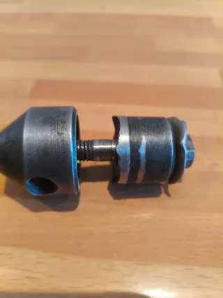 Herramienta para agujeros en fregadero inox