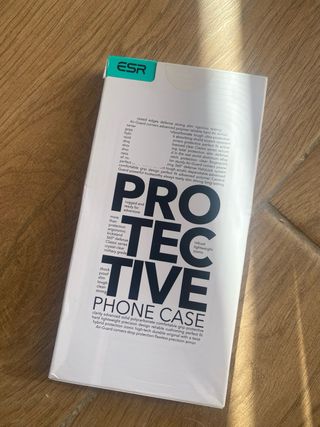 Pack Protección iPhone 15 Pro: ESR y Spigen
