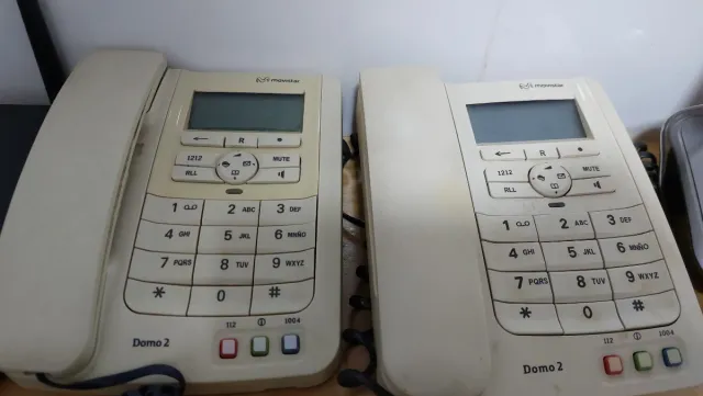 2 Router y 2 teléfonos Panasonic más todo lo demás