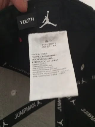 Gorra Jordan Air Negra y Multicolor