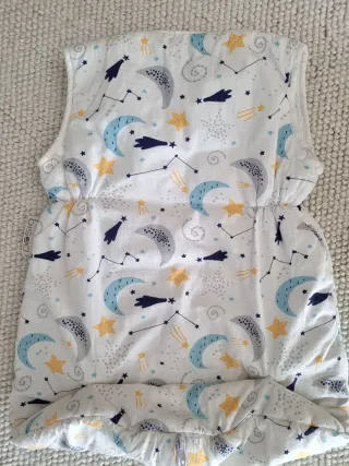 Saco de dormir para bebé ajustable con estrellas