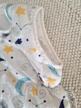 Saco de dormir para bebé ajustable con estrellas