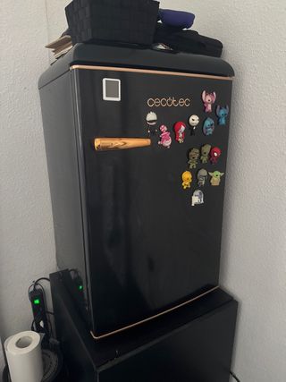 Nevera Cecotec Negra