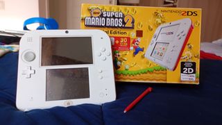 Nintendo 2DS con scatola