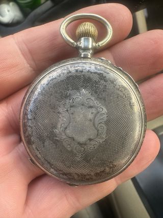 Reloj de bolsillo de plata firmado relojero