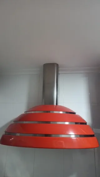 Campana extractora vitrocerámica roja