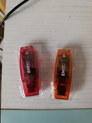 Lotto SSD 32GB + 2 chiavette USB EMTEC