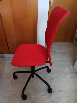 Silla escritorio TORBJÖRN Ikea roja como nueva